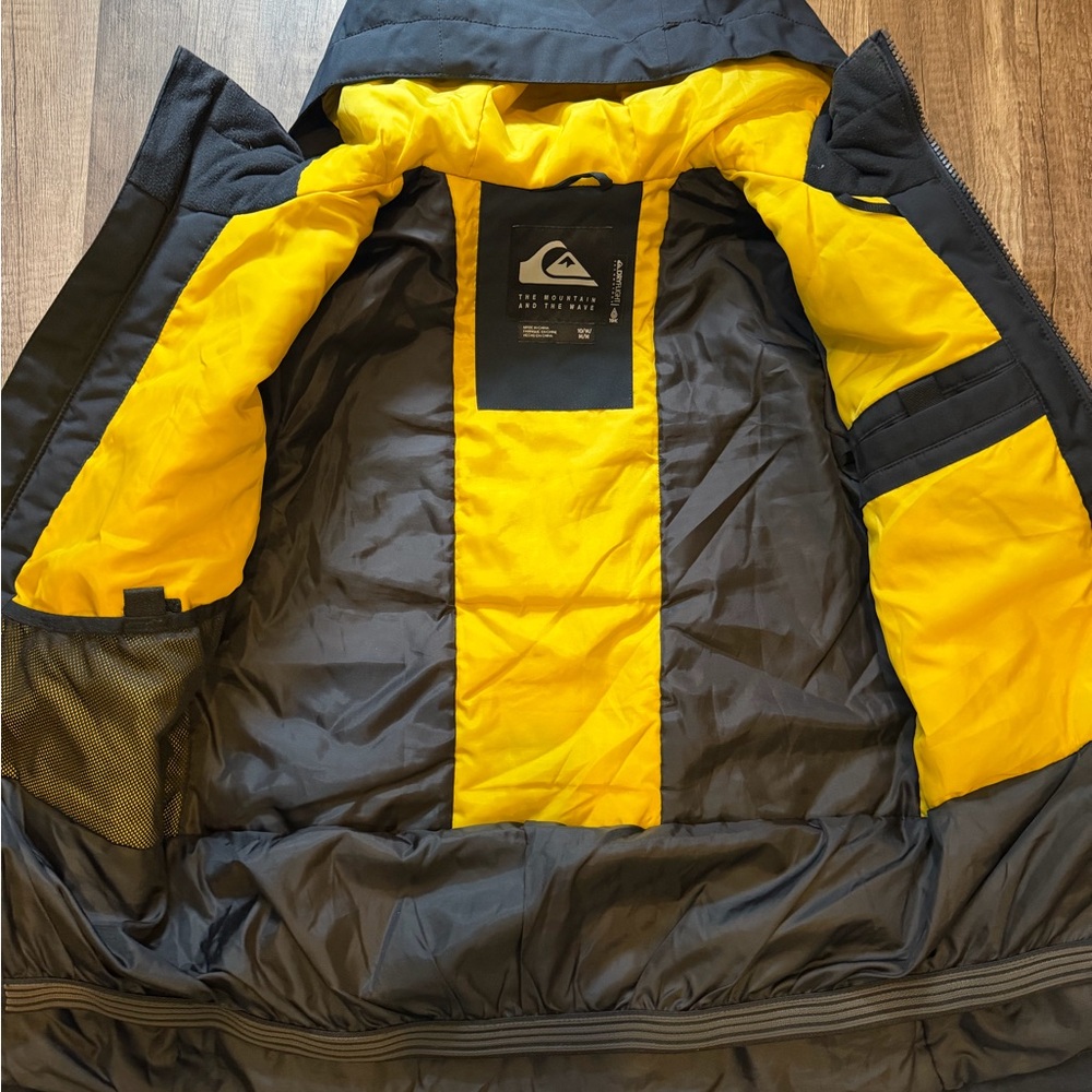 Quiksilver Boys Blue Blake Ski/Snowboard Jacket 10 Medium EUC - Picture 3 of 4